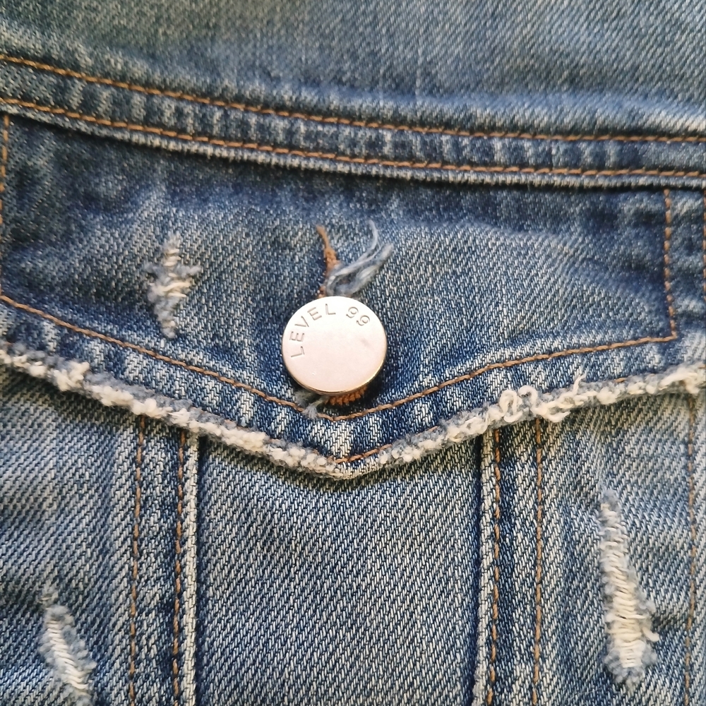 Level 99 Women's Light Blue Distressed Denim Jacket, M - Picture 8 of 9